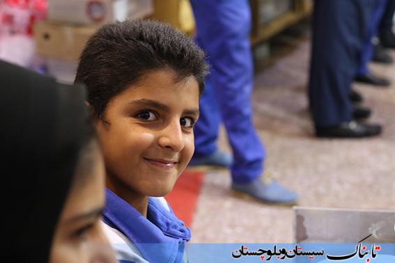 مددجویان کمیته امداد چابهار در کنار مدیران شهری/ سفره ای به رنگ وحدت و همدلی+ گزارش تصویری